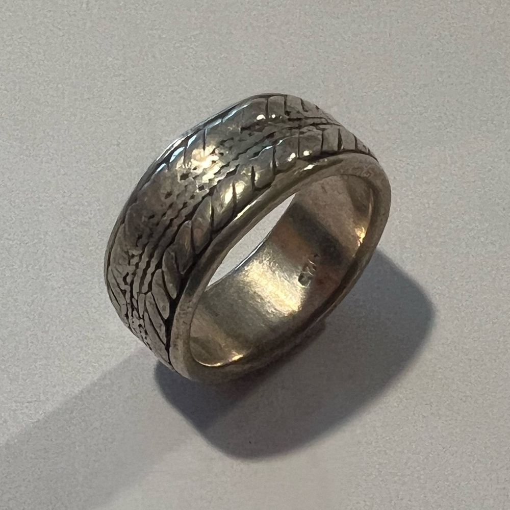 .925 Silver textured ring